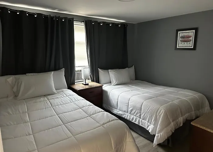 Atlantic Breeze Motel & Apartments